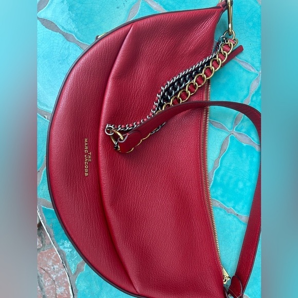 Marc Jacobs The Eclipse Leather Shoulder Bag in Red - Picture 9 of 12